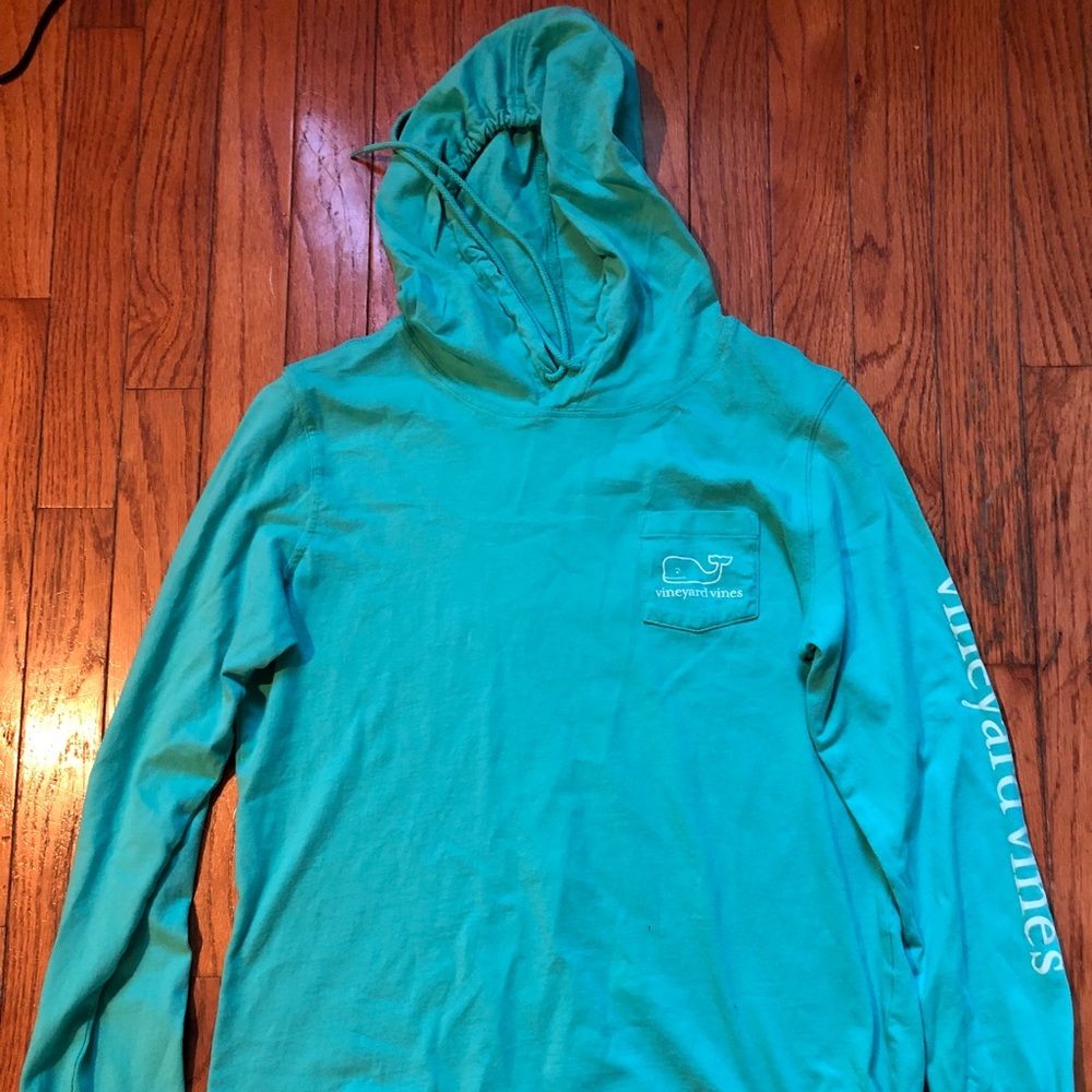 Women’s Vineyard Vines long sleeve hooded shirt